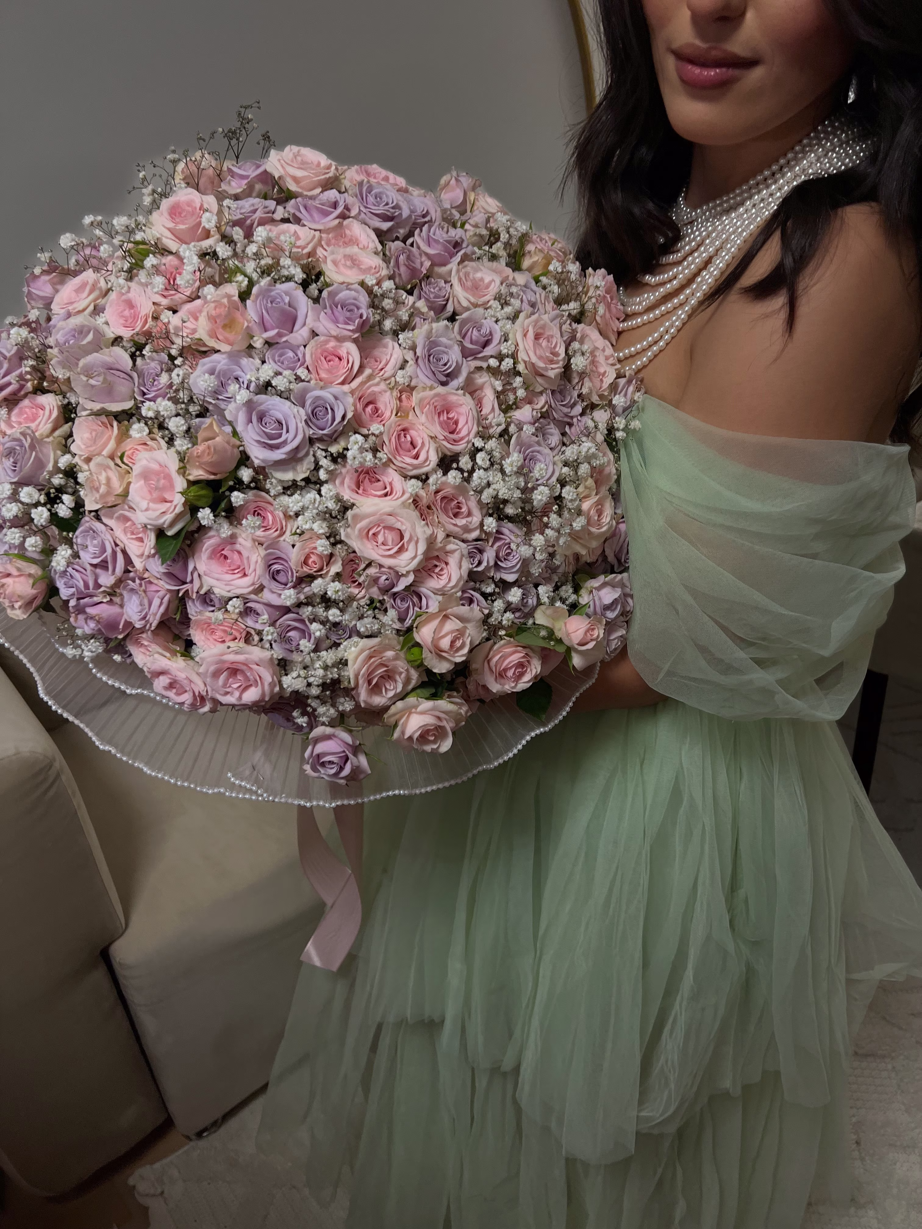 Création florale artisanale premium, bouquet élégant pour décoration ou cadeau haut de gamme.